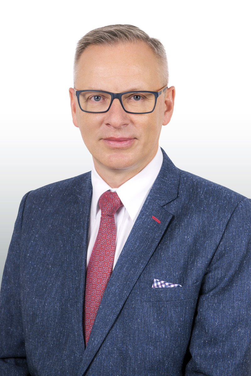 Prorektor ds. nauki Lesław Gniewek